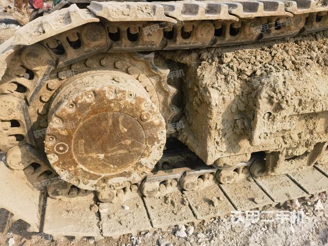 左驅(qū)動(dòng)輪（行走機(jī)構(gòu)）