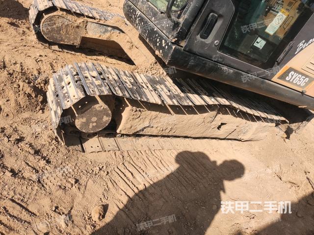 左側(cè)履帶整體?（行走機(jī)構(gòu)）