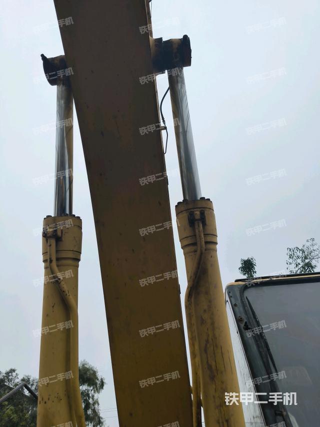 大臂油缸整體?豎拍（工作和回轉裝置）