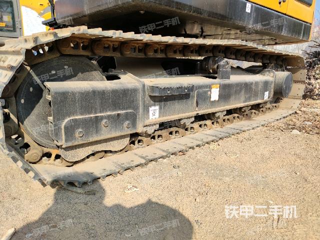 左侧履带整体 (行走机构) 左侧履带整体 (行走机构)