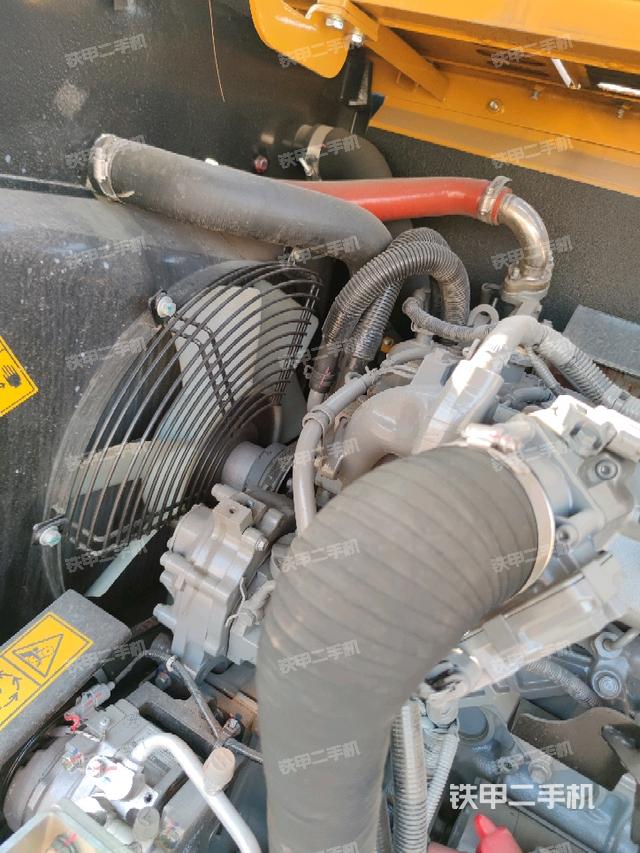 增压器特写(上车部件) 增压器特写(上车部件)