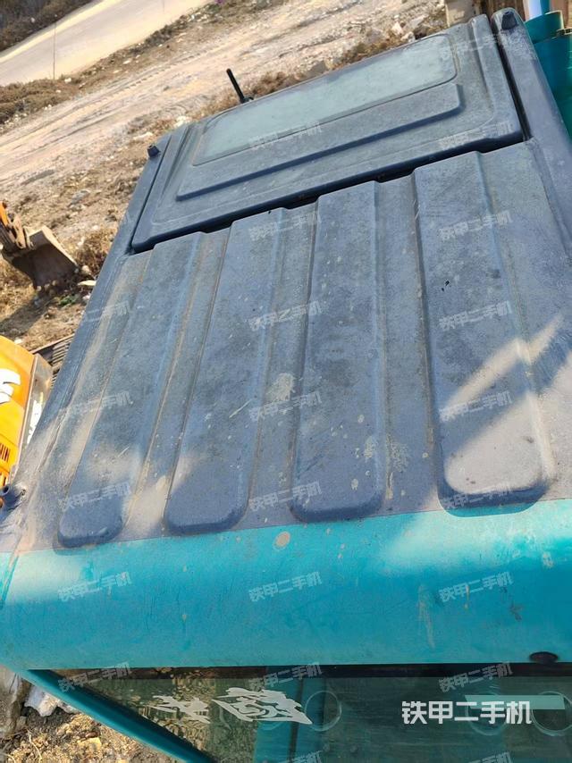 駕駛室頂部（整機(jī)外觀）