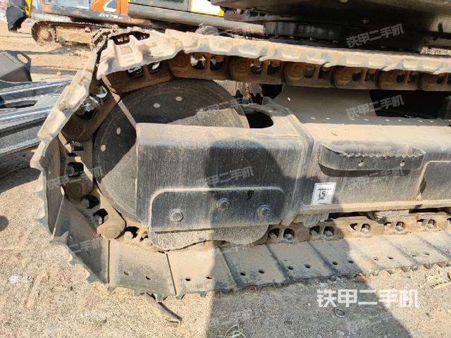 左导向轮(行走机构) 左导向轮(行走机构)