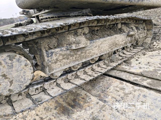 左側(cè)履帶整體?（行走機(jī)構(gòu)）