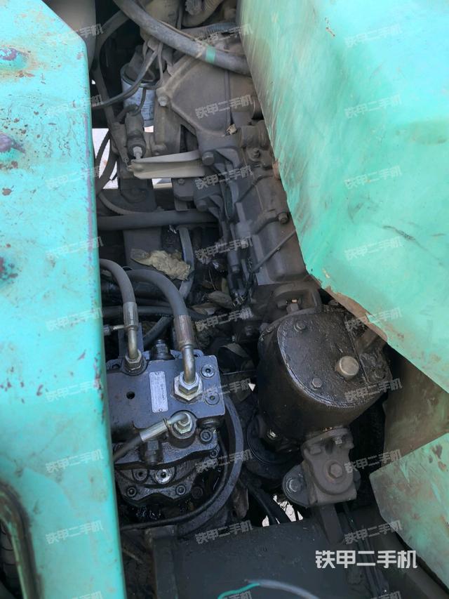 液壓泵艙室正面整體（整機(jī)外觀）