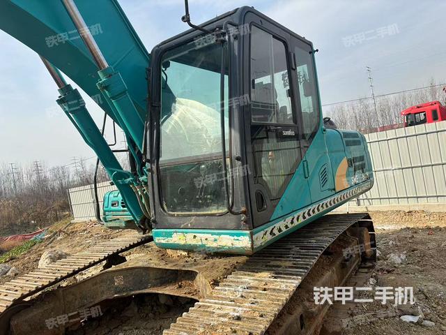 駕駛室整體（整機(jī)外觀）