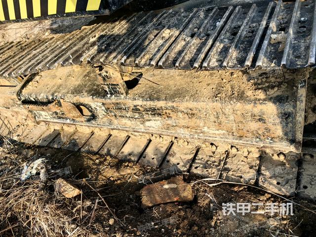 右側(cè)履帶整體?（行走機(jī)構(gòu)）