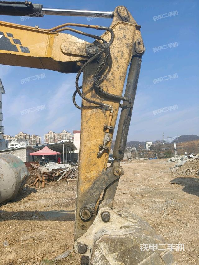 小臂整體左后(工作和回轉(zhuǎn)裝置) 小臂整體左后(工作和回轉(zhuǎn)裝置)