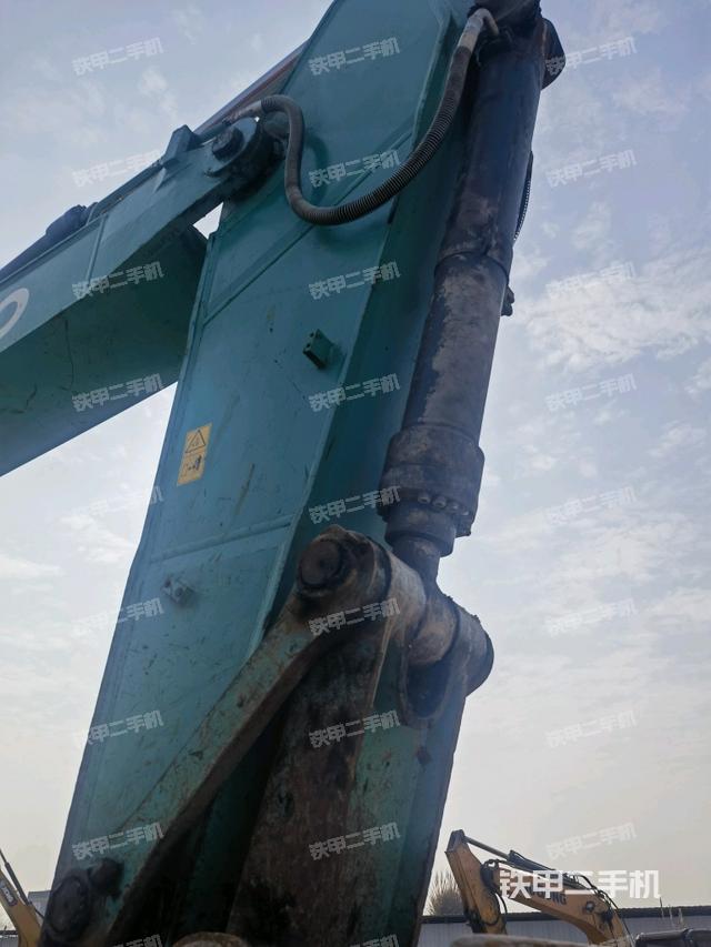 大臂油缸整體?豎拍（工作和回轉(zhuǎn)裝置）