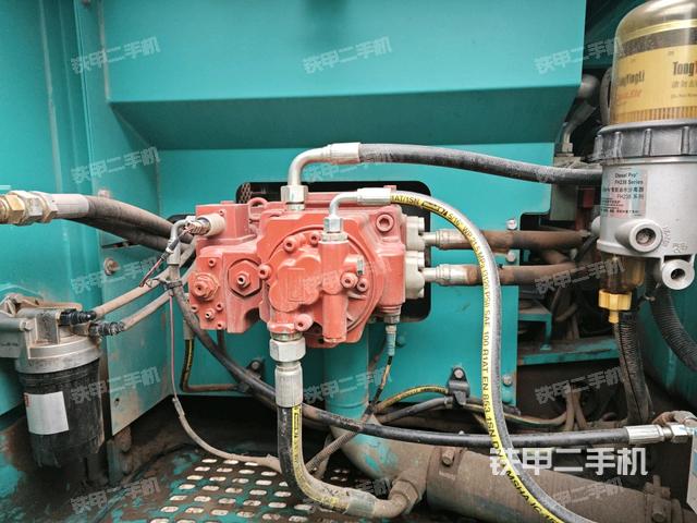 液壓泵斜45?右（大件艙室）