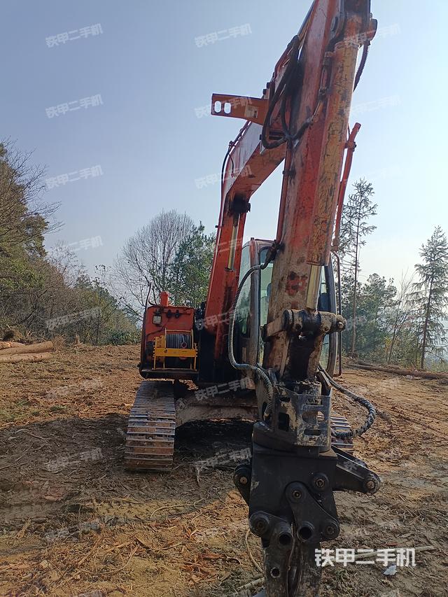 驾驶室顶部（整机外观）