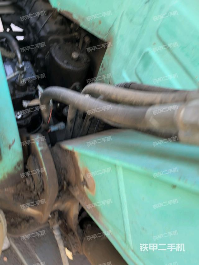 回轉(zhuǎn)馬達(dá)和主控閥（整機(jī)外觀）