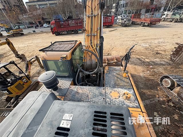 驾驶室顶部（整机外观）