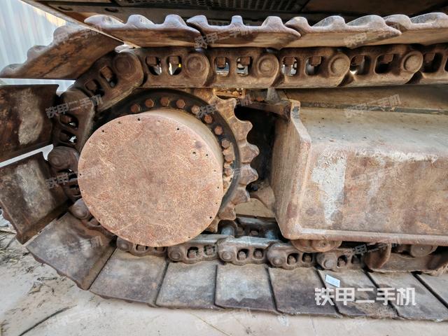 右側(cè)行走馬達蓋板(行走機構(gòu)) 右側(cè)行走馬達蓋板(行走機構(gòu))