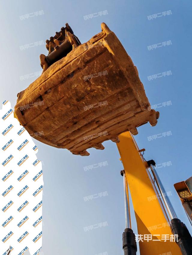 大臂整體?右側(cè)(工作和回轉(zhuǎn)裝置) 大臂整體?右側(cè)(工作和回轉(zhuǎn)裝置)