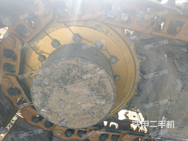 右側(cè)履帶整體?(行走機(jī)構(gòu)) 右側(cè)履帶整體?(行走機(jī)構(gòu))