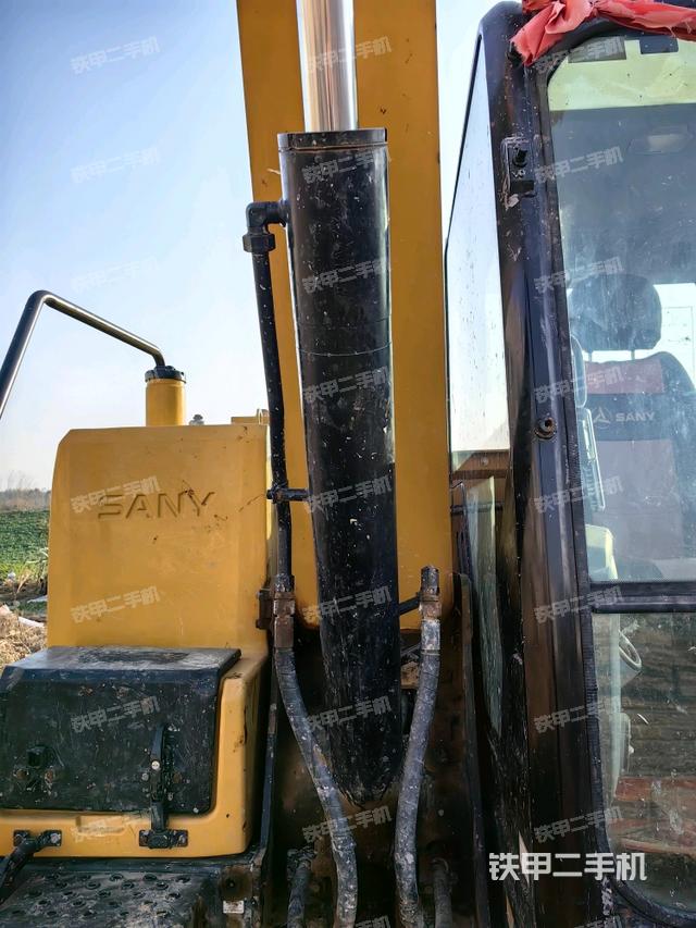 大臂根部?斜（工作和回轉(zhuǎn)裝置）