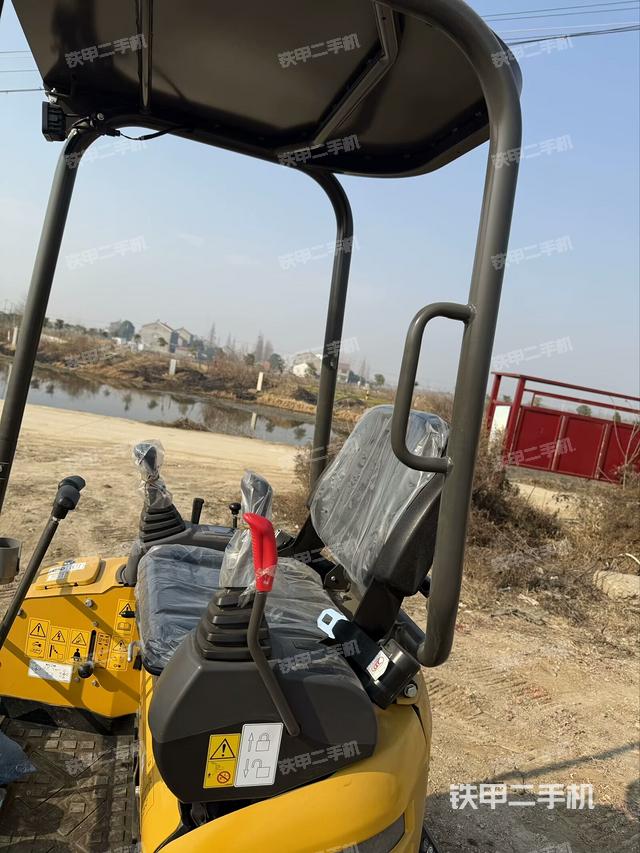 后窗玻璃角標(biāo)（駕駛室部分）