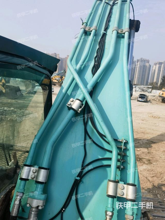 大臂背部俯視（工作和回轉(zhuǎn)裝置）