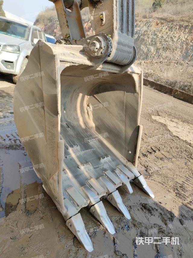 鏟斗右后整體（工作和回轉(zhuǎn)裝置）