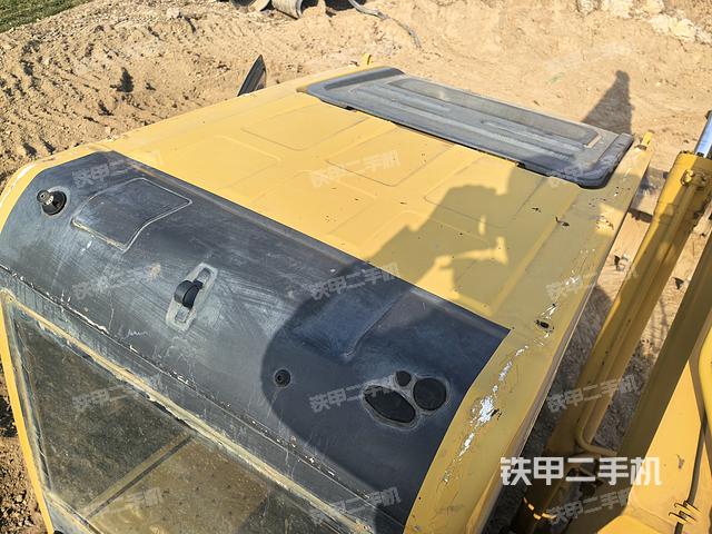 驾驶室顶部（整机外观）