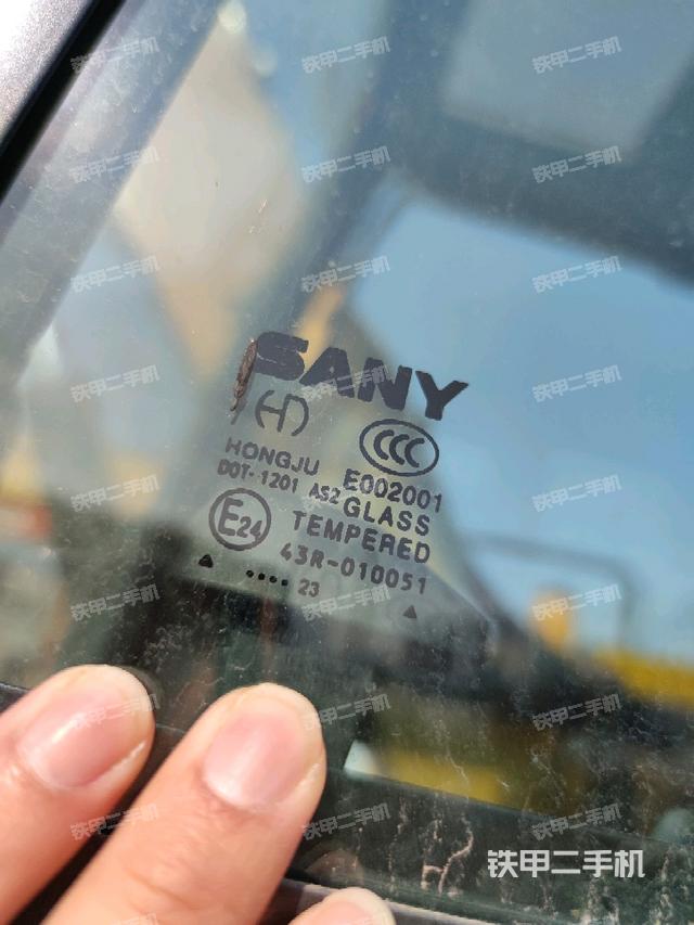 后窗玻璃角标(驾驶室部分) 后窗玻璃角标(驾驶室部分)