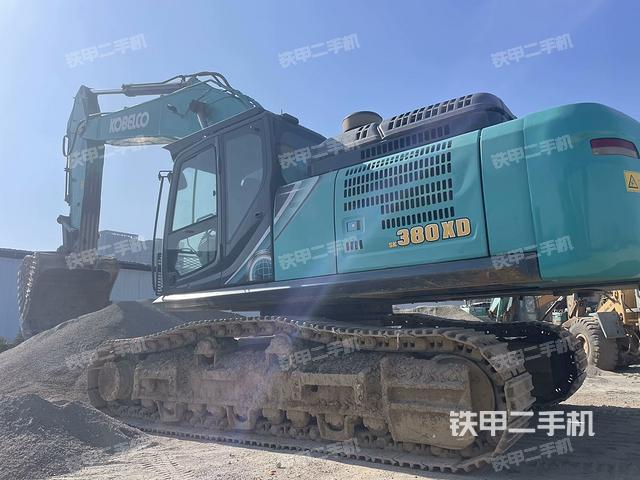 神钢SK380XD-10挖掘机的设备实拍-第3张实拍照片