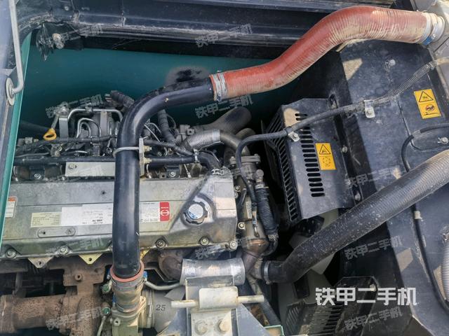 發(fā)動(dòng)機(jī)室（上車部件）