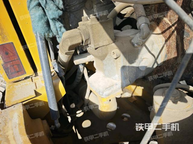 液壓泵艙室正面整體（整機(jī)外觀）