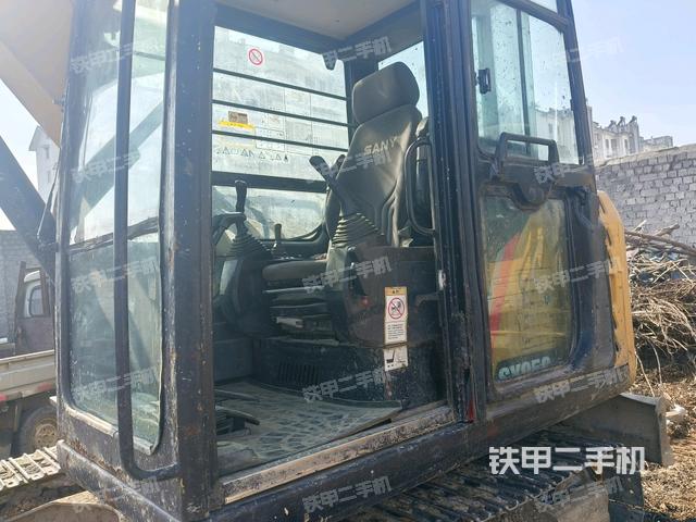 ?駕駛室正側(cè)(駕駛室部分) ?駕駛室正側(cè)(駕駛室部分)