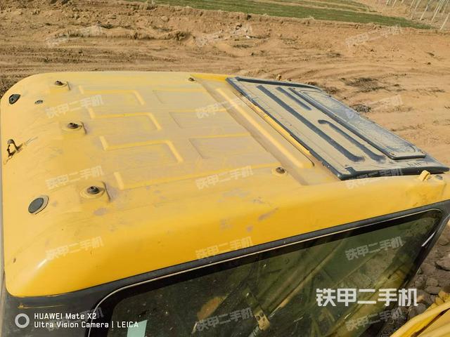 駕駛室頂部(整機外觀) 駕駛室頂部(整機外觀)