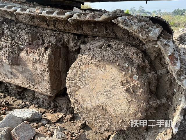 右驅動輪（行走機構）