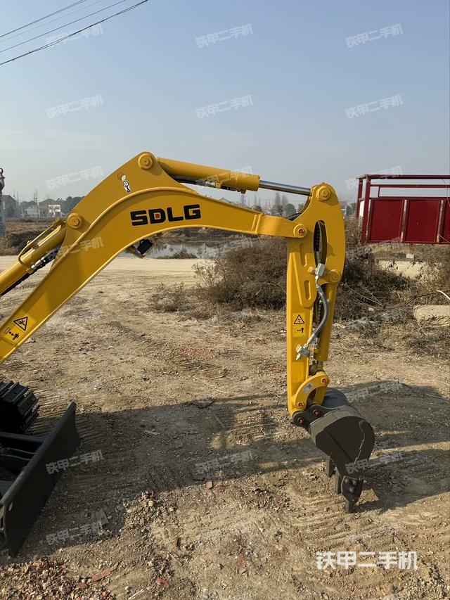 大臂背部俯視（工作和回轉(zhuǎn)裝置）