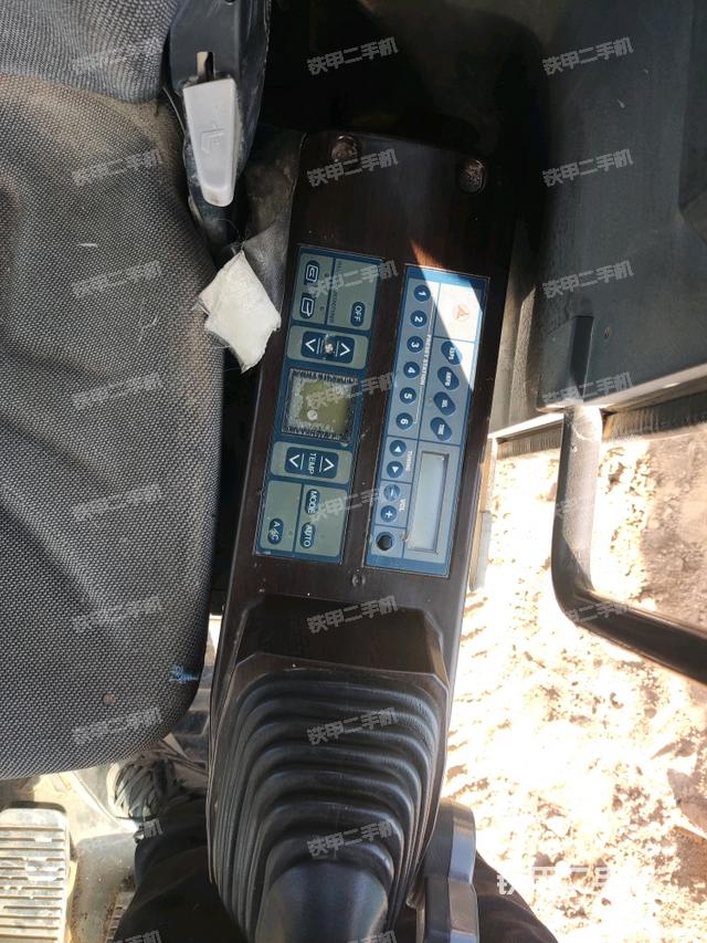 座椅左側(cè)控制臺(tái)/音響/含左手柄（駕駛室部分）