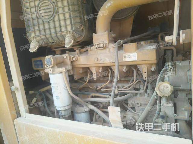 发动机左侧（整机外观及大件）