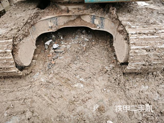 轉(zhuǎn)盤和下車架正前（工作和回轉(zhuǎn)裝置）