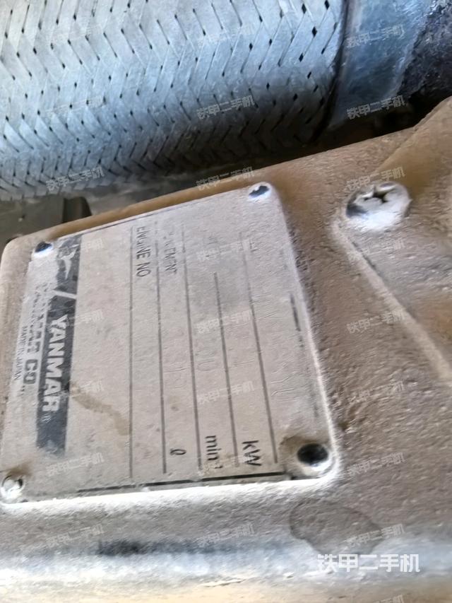 回轉馬達和主控閥（整機外觀）