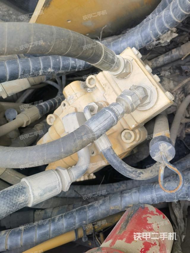 回轉(zhuǎn)馬達(dá)（上車部件）