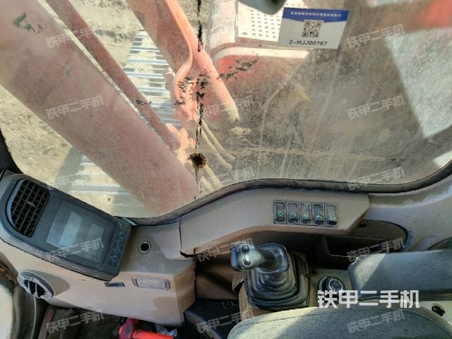 座椅右側(cè)控制臺(tái)/鑰匙門(mén)/油門(mén)/含右手柄(駕駛室部分) 座椅右側(cè)控制臺(tái)/鑰匙門(mén)/油門(mén)/含右手柄(駕駛室部分)