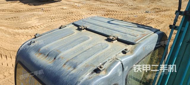 驾驶室顶部（整机外观）