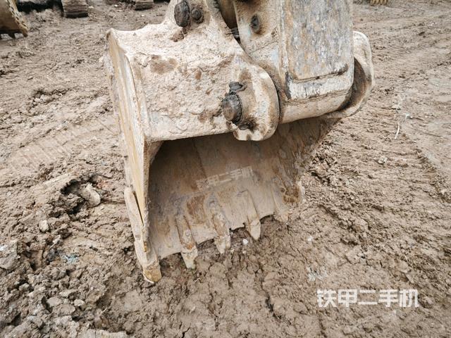 鏟斗右后整體（工作和回轉(zhuǎn)裝置）