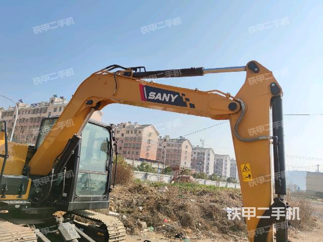 大臂整体 右侧(工作和回转装置) 大臂整体 右侧(工作和回转装置)