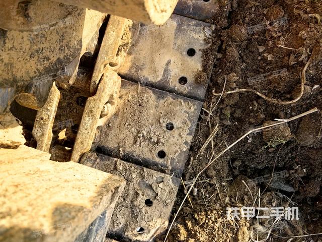 左驅(qū)動輪（行走機(jī)構(gòu)）