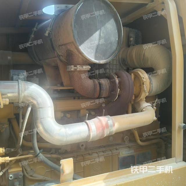 发动机右侧（整机外观及大件）