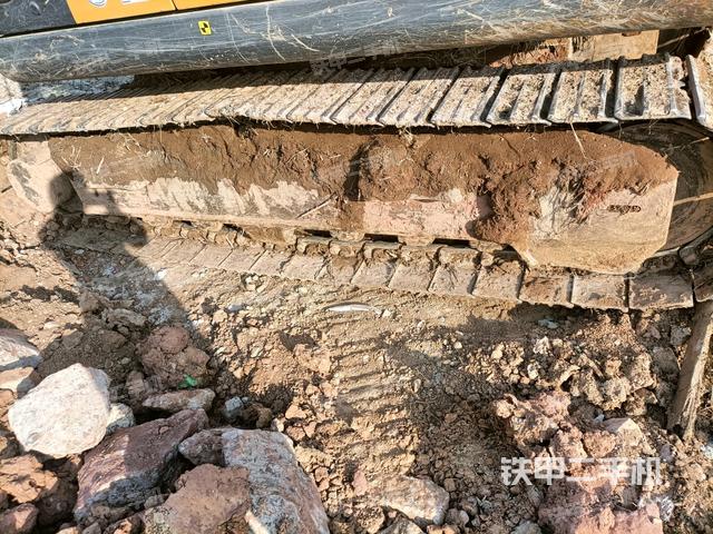 左側(cè)履帶整體?(行走機(jī)構(gòu)) 左側(cè)履帶整體?(行走機(jī)構(gòu))