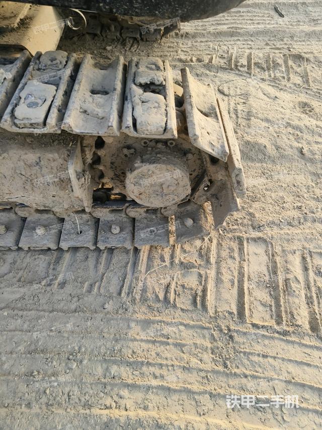 左驅(qū)動(dòng)輪（行走機(jī)構(gòu)）