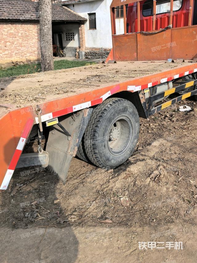 工作裝置4（工作裝置）