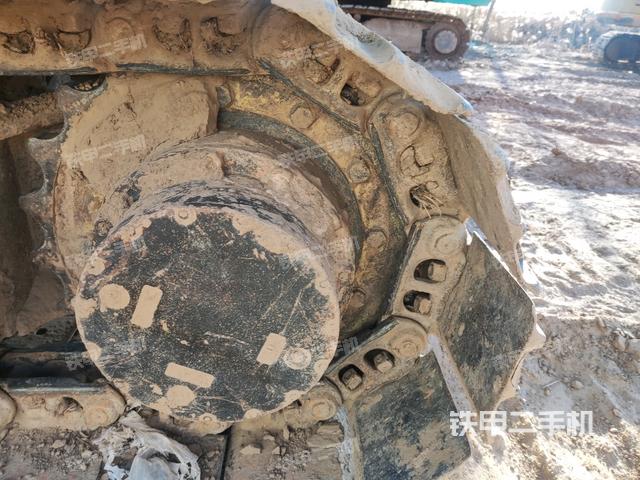 右驅(qū)動(dòng)輪（行走機(jī)構(gòu)）