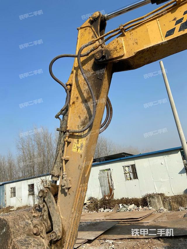 小臂整體左后(工作和回轉(zhuǎn)裝置) 小臂整體左后(工作和回轉(zhuǎn)裝置)