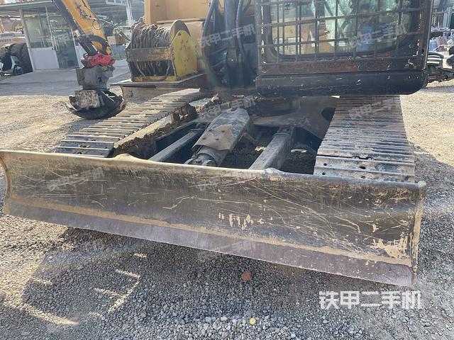 大臂根部?斜(工作和回轉(zhuǎn)裝置) 大臂根部?斜(工作和回轉(zhuǎn)裝置)